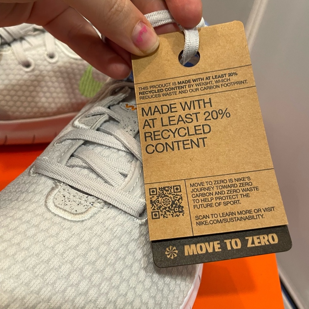 NIB Nike Sz 9 Women’s Flex Experience Run 11 Grey Neon Green Swoosh Sneakers $90 - Picture 4 of 10